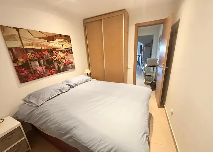 Charming Flat Near Sta Apolonia Station